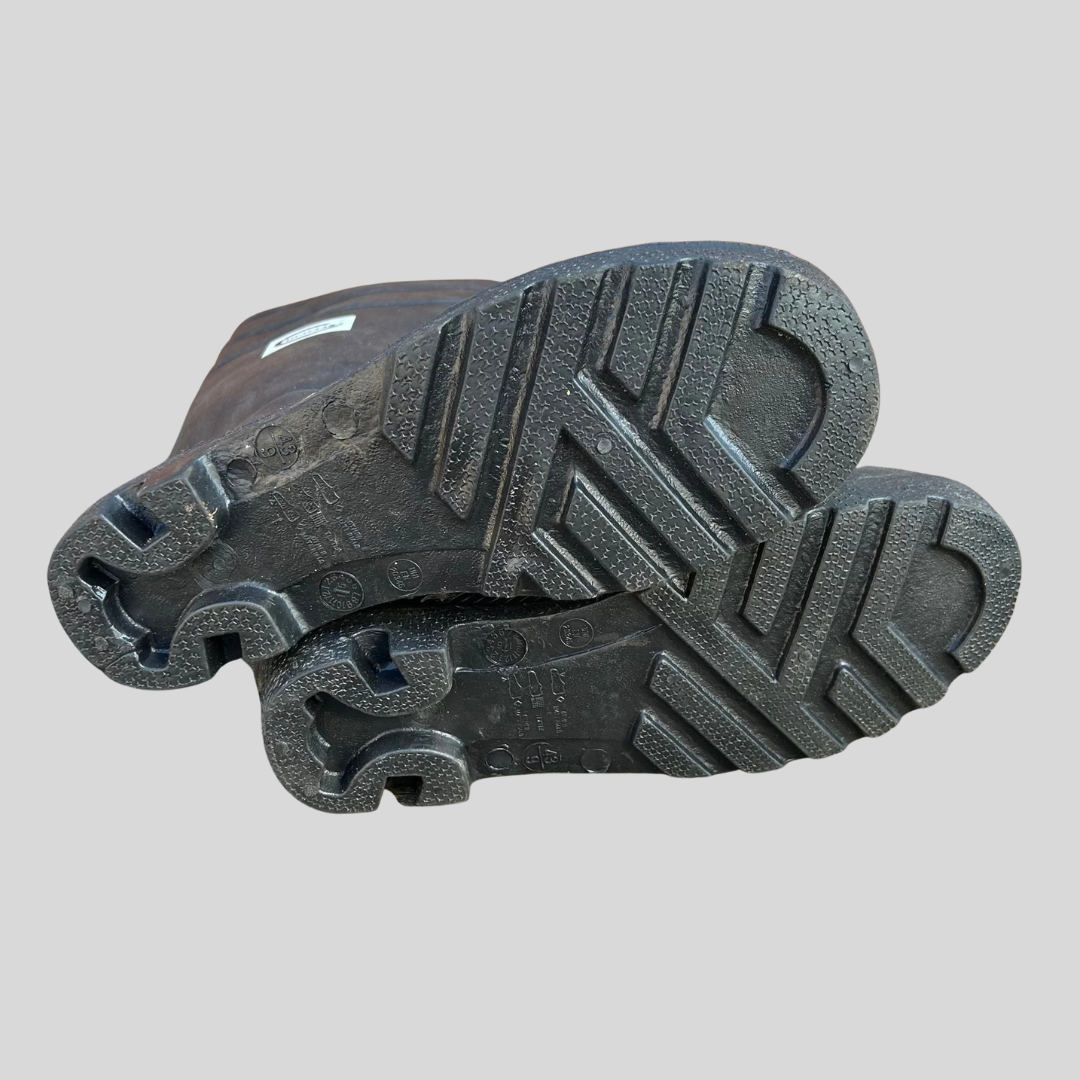 Size 9 Grizzla Black Wellies