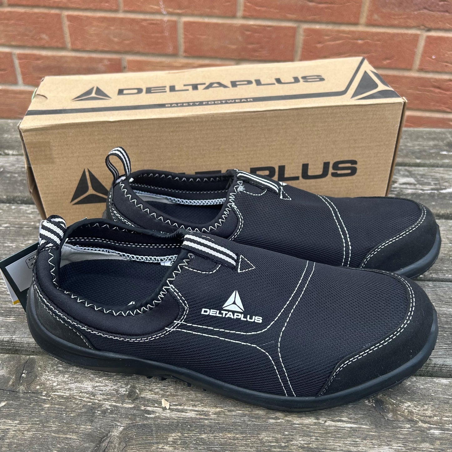 Size 9 Delta Plus Safety Shoes