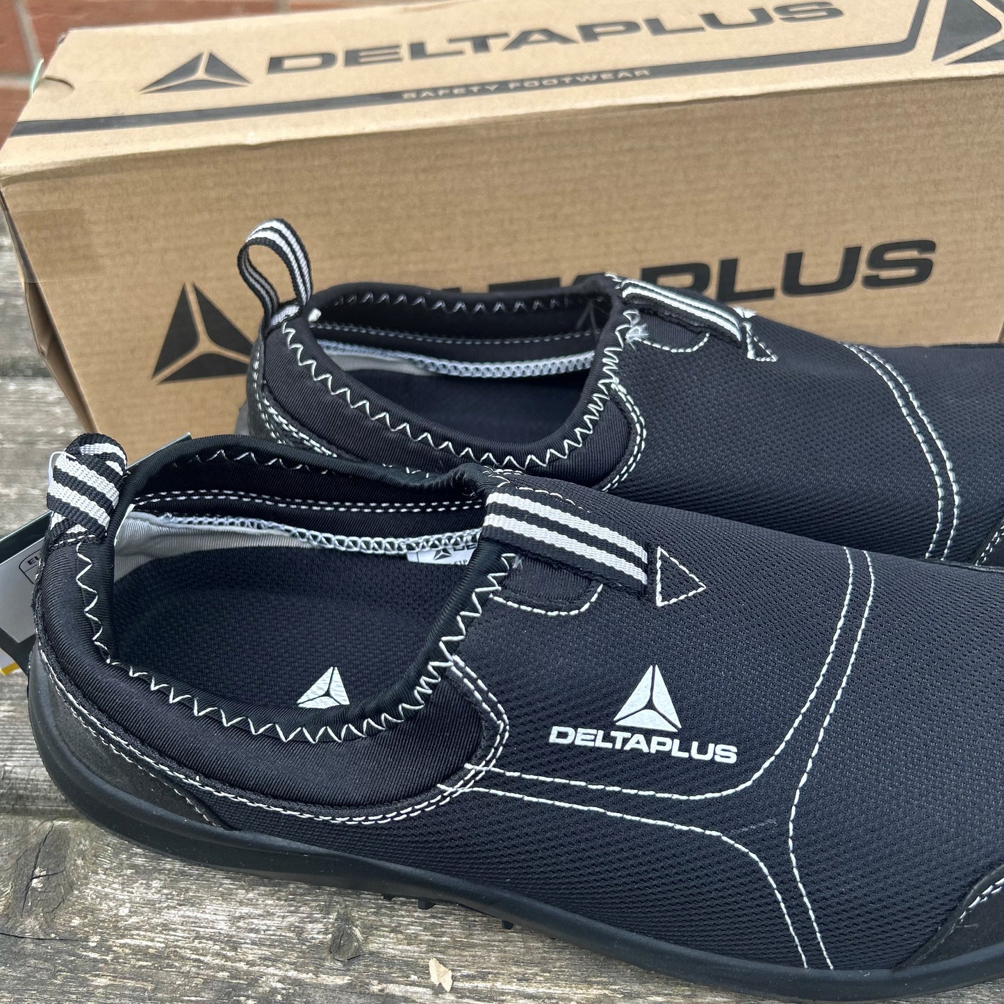 Size 9 Delta Plus Safety Shoes