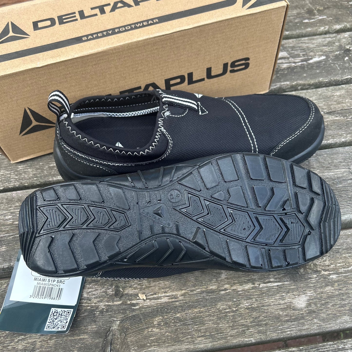 Size 9 Delta Plus Safety Shoes