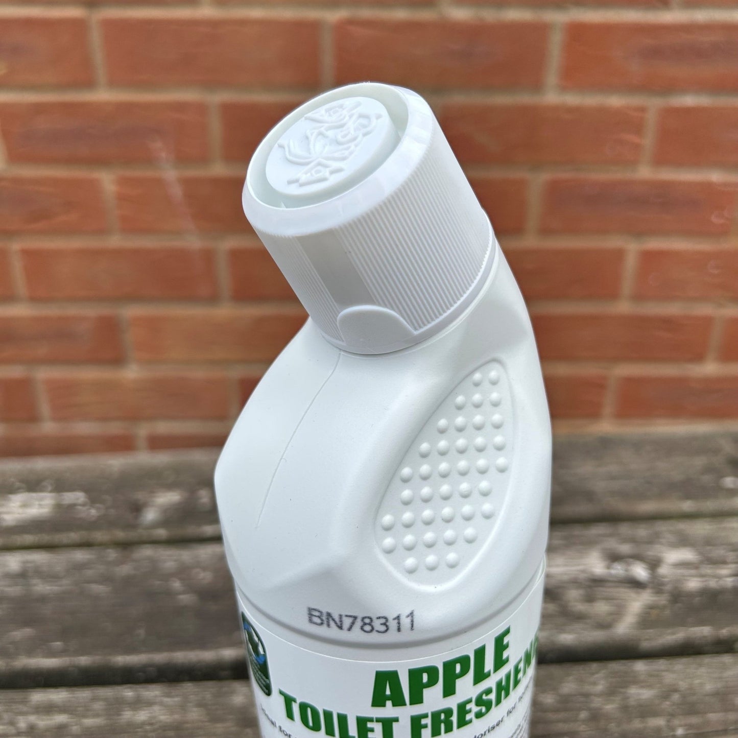Apple Toilet Freshener Cleaner 1ltr - Cleaning Products UK