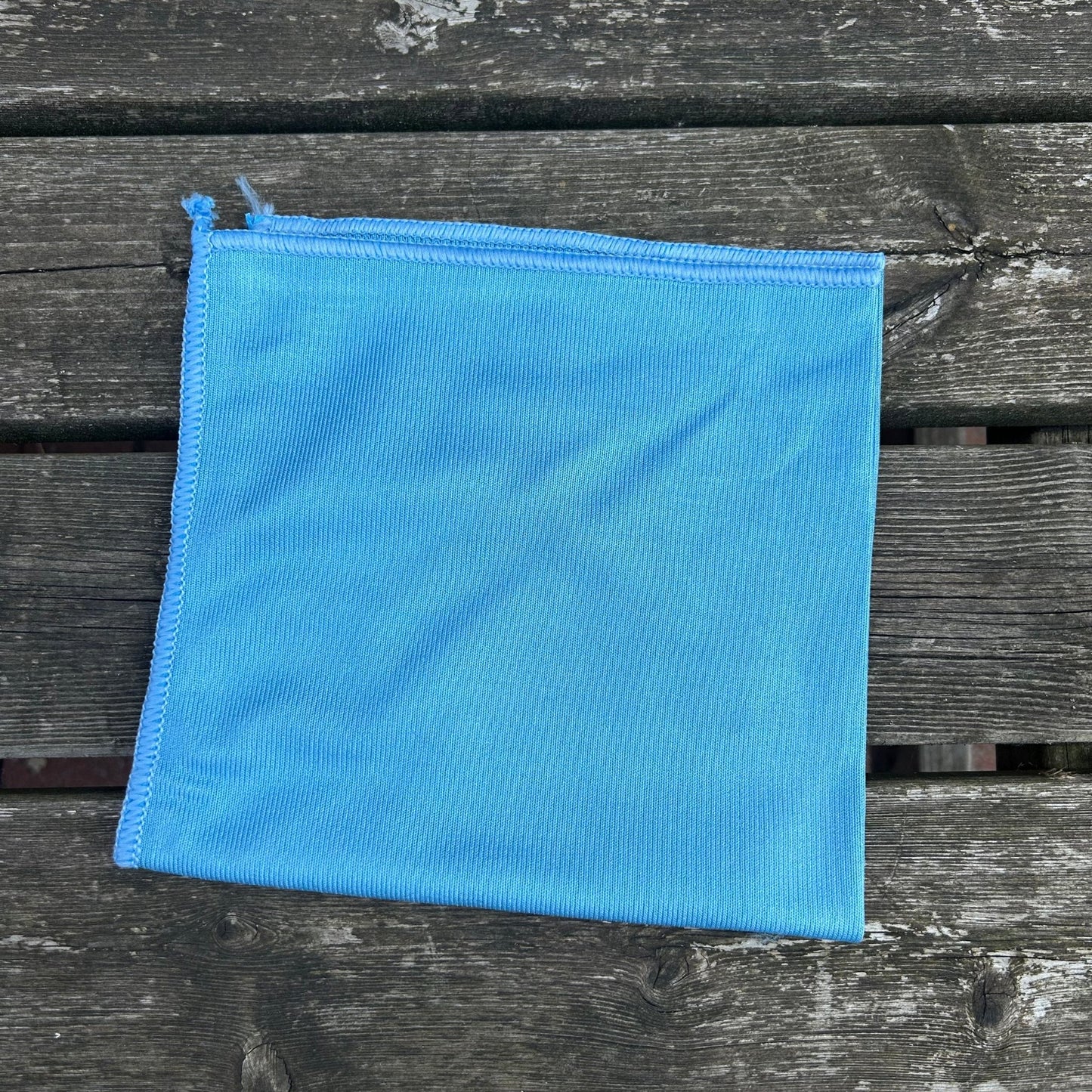 Blue Glass Cleaning Cloth 40x40cm – Lint Free - Streak Free - Cleaning Products UK