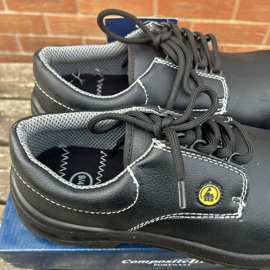Composite light size 9 Safety shoes (Black) - Cleaning Products UK