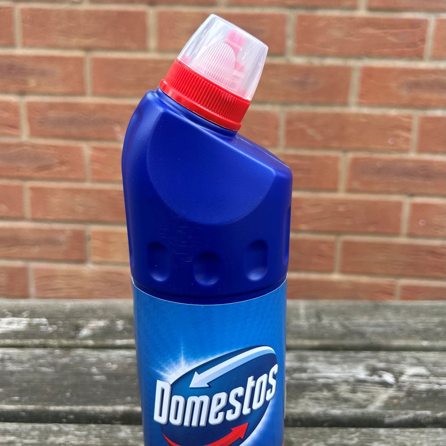 Domestos Thick Bleach 750ml - Cleaning Products UK