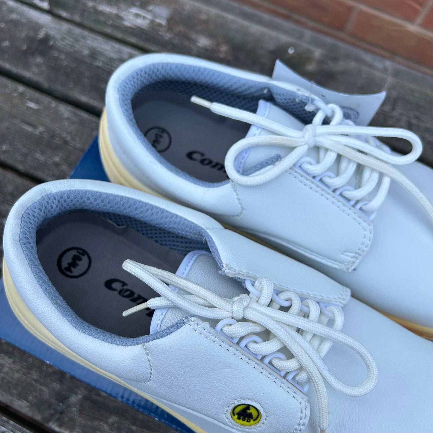 Size 10 Composite light (white ) Safety shoes - Cleaning Products UK