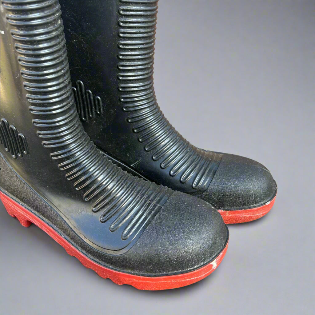 Size 11 Dunlop Black & Red Wellies - Cleaning Products UK