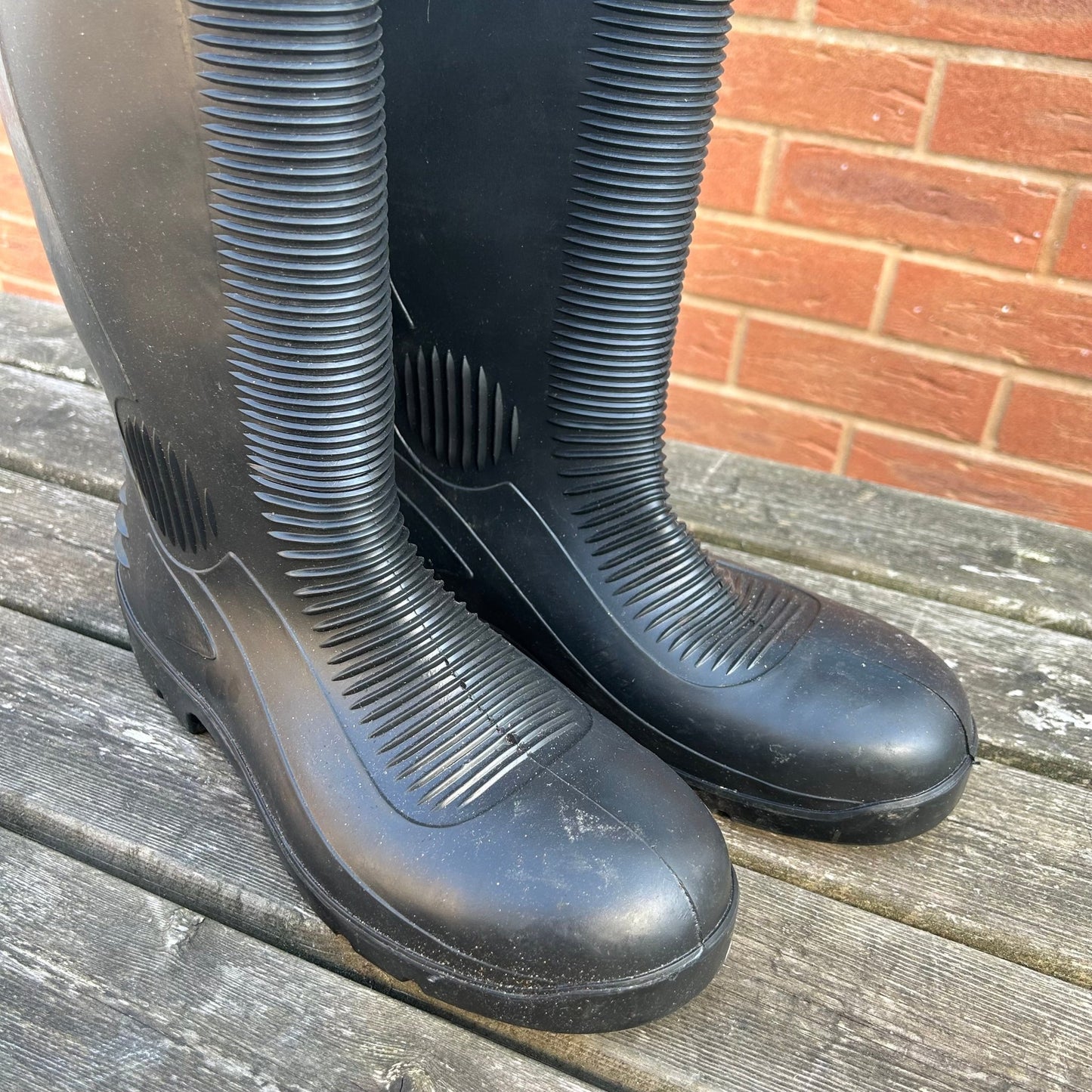 Size 11 Site Black Ribbed Wellies - Cleaning Products UK