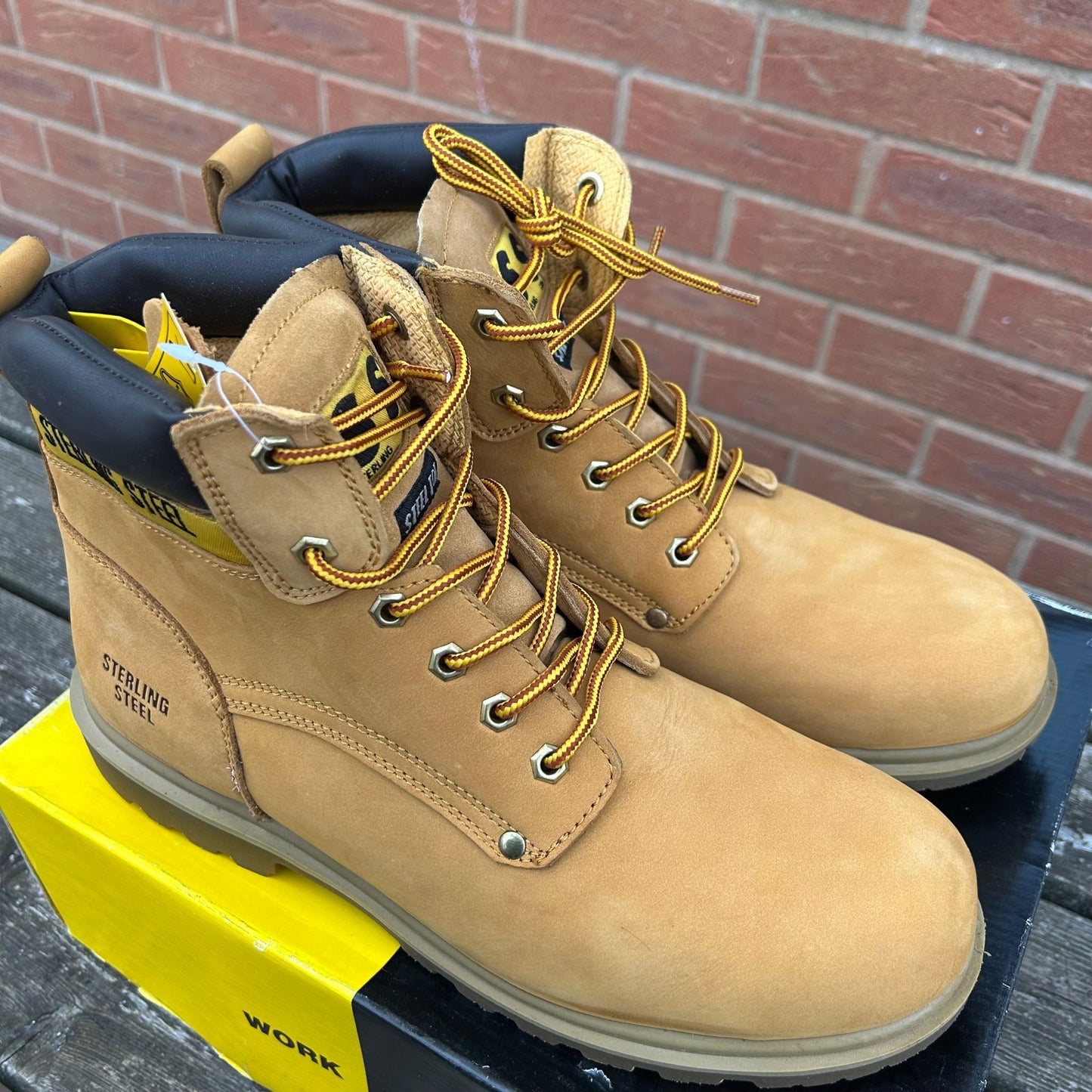 Size 11 Sterling safety boots - Cleaning Products UK