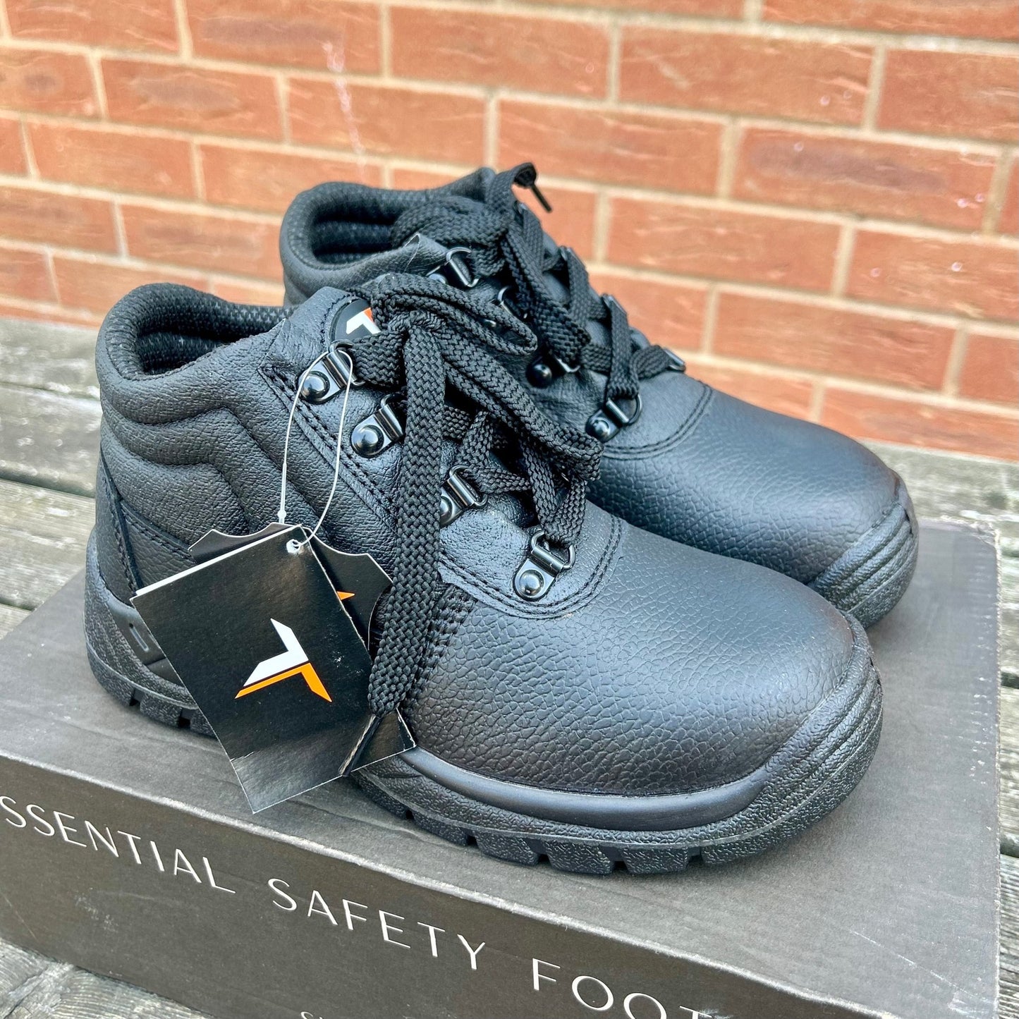 Size 3 Tuff4life Safety Boots - Cleaning Products UK