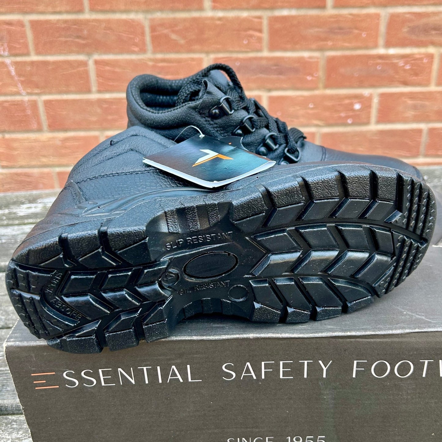 Size 4 Tuff4life Safety Boots - Cleaning Products UK