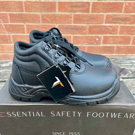 Size 4 Tuff4life Safety Boots - Cleaning Products UK
