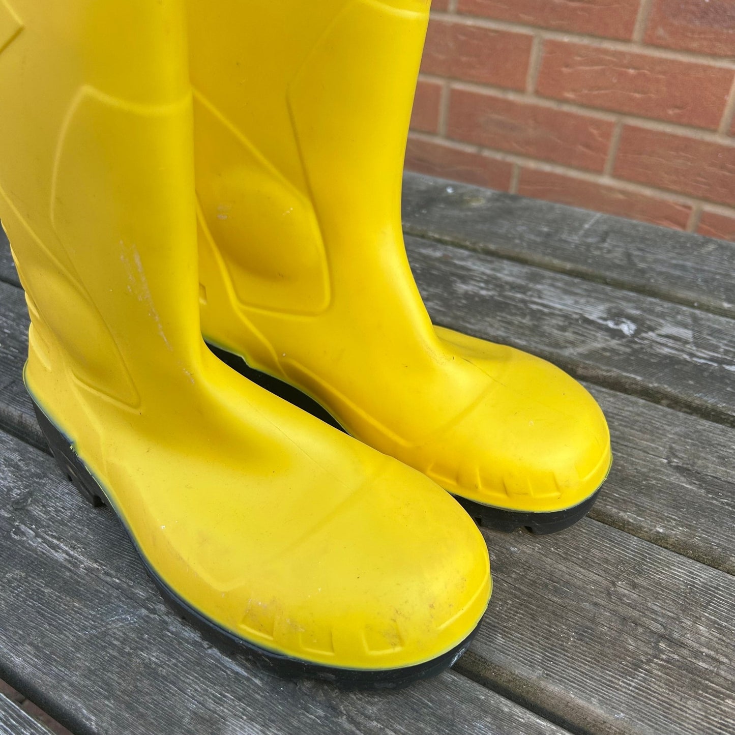 Size 5 Dunlop Yellow Wellies - Cleaning Products UK