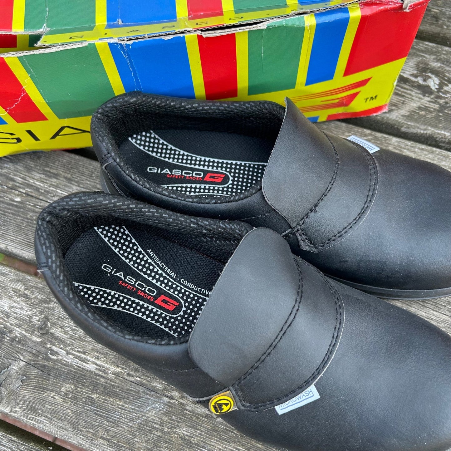 Size 5 Giasco Medina S2 Safety Shoes - Cleaning Products UK
