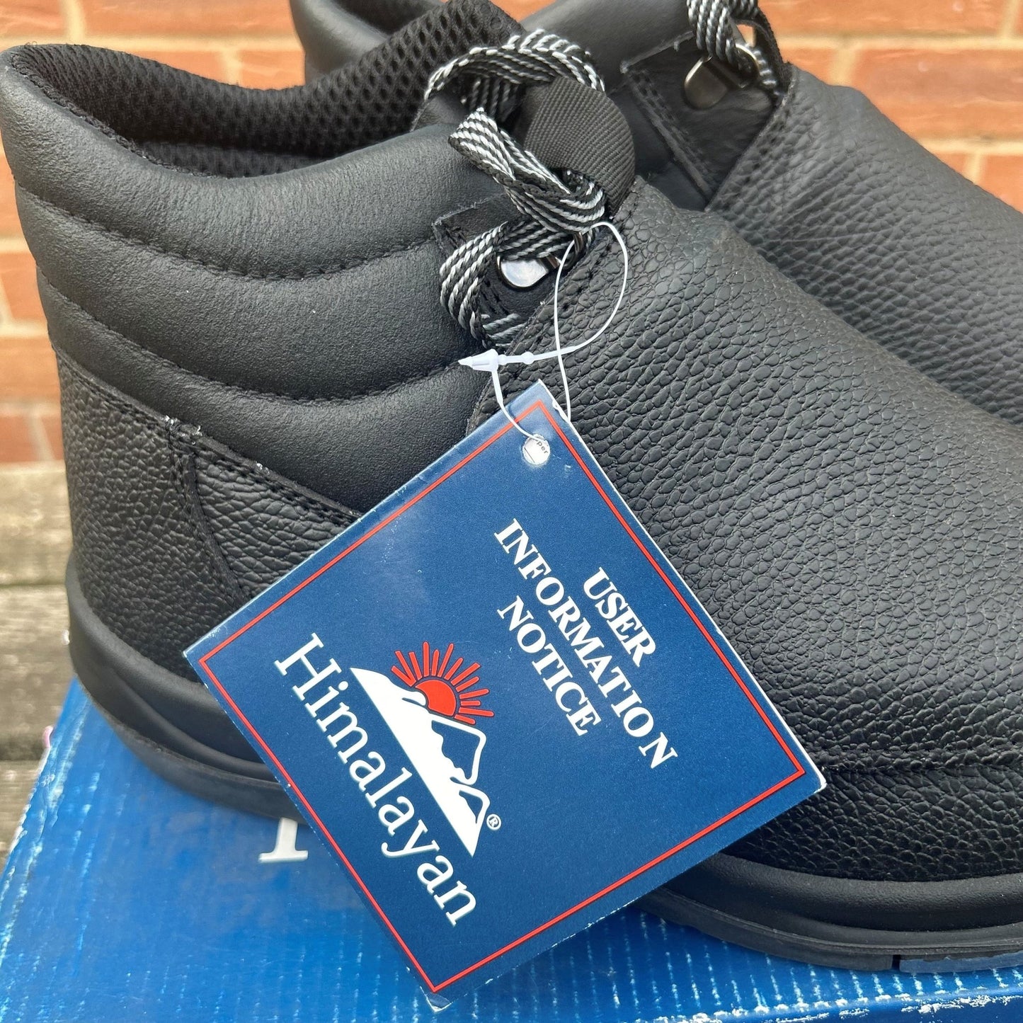 Size 7 Himalayan Black Work Safety Boots - Cleaning Products UK