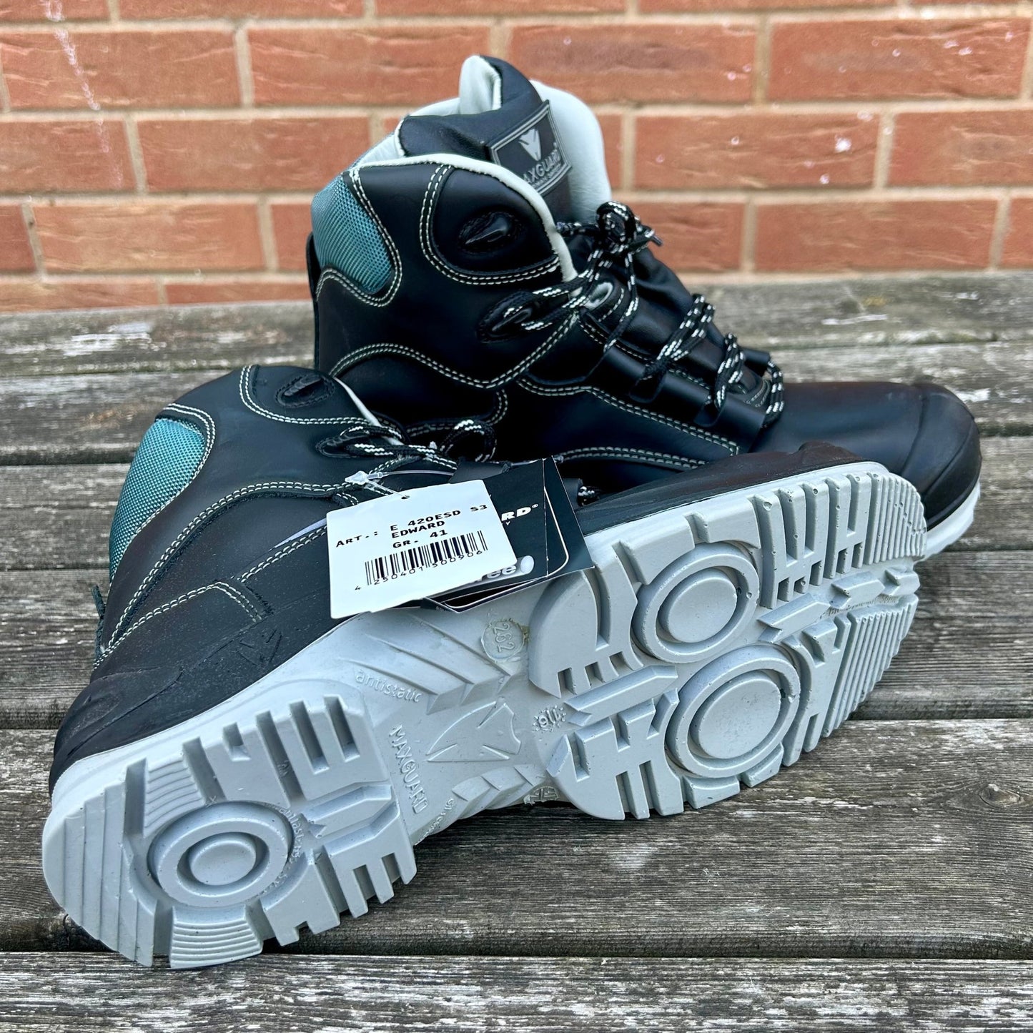 size 8 Maxgaurd safety boots - Cleaning Products UK