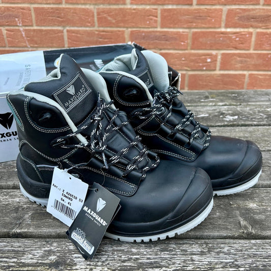 size 8 Maxgaurd safety boots - Cleaning Products UK
