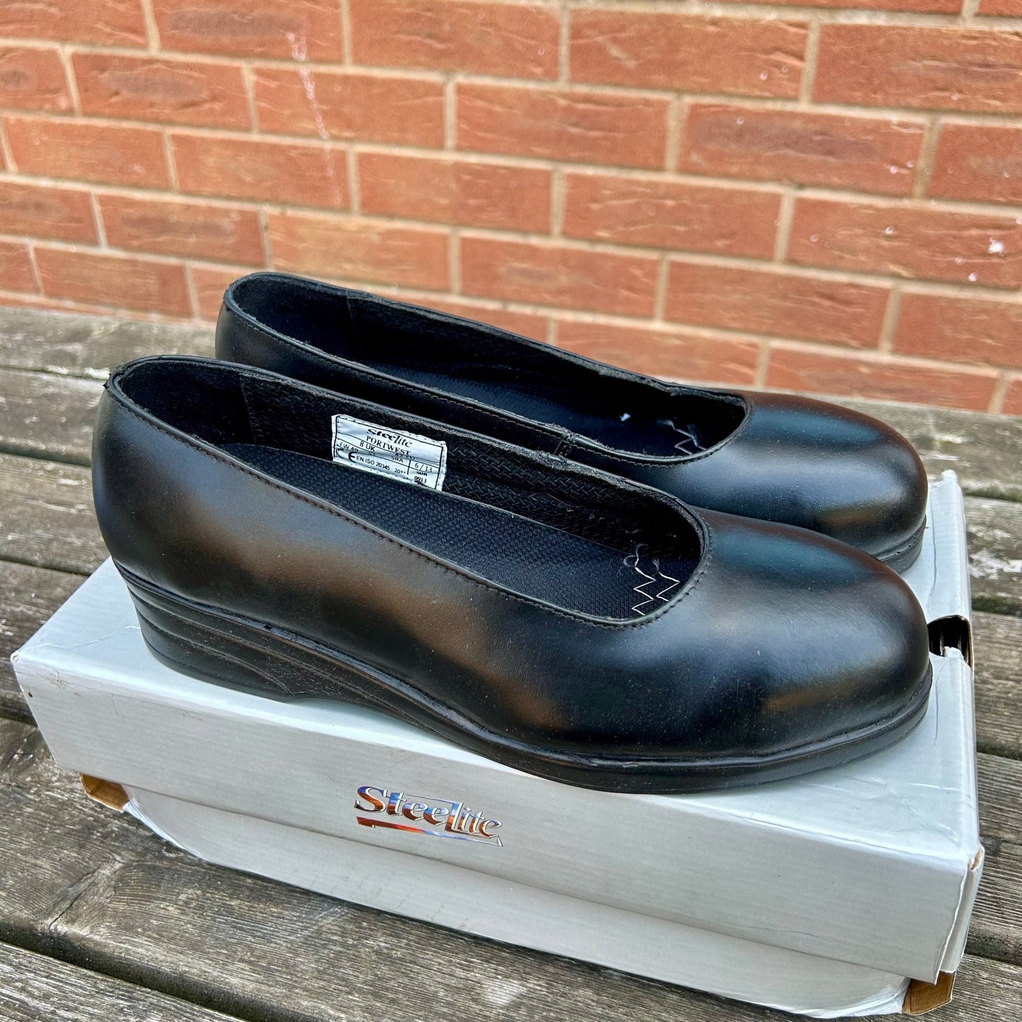 Size 8 Steelite Ladies safety shoes - Cleaning Products UK