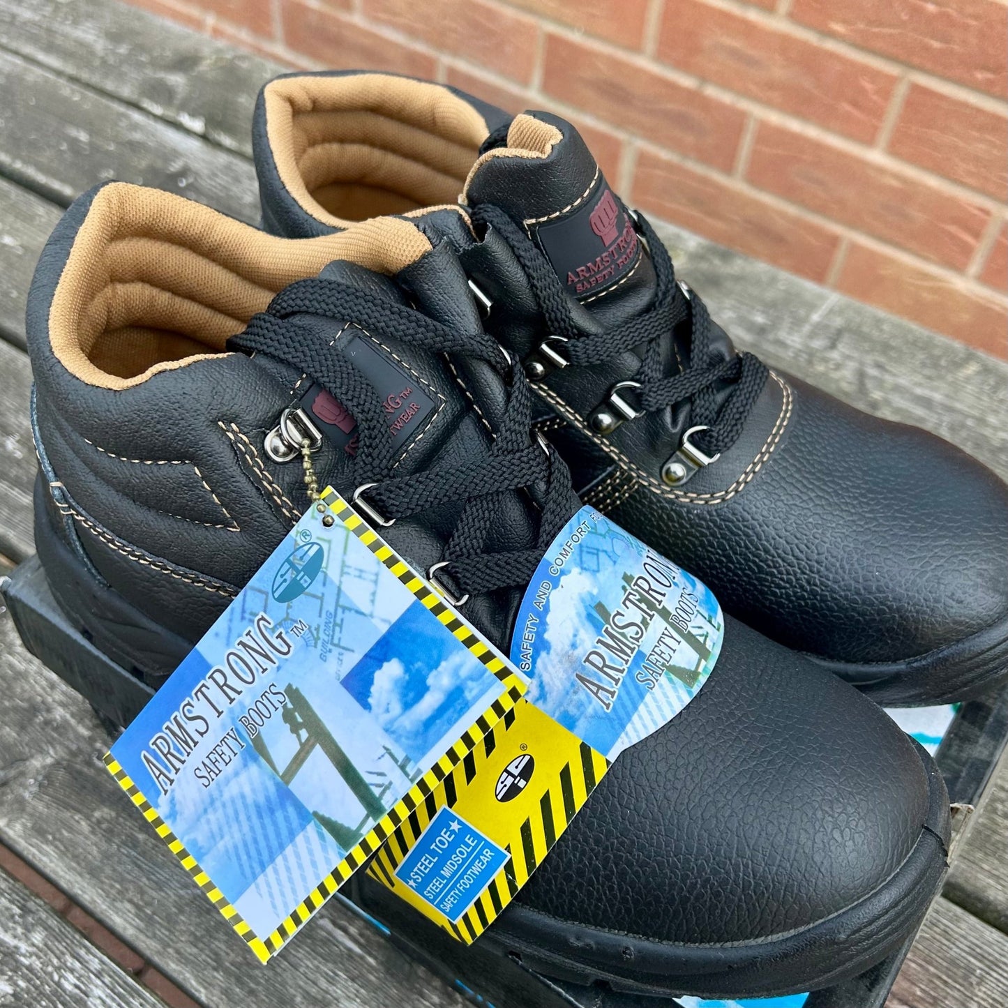 Size 9 Armstrong Safety Boots - Cleaning Products UK
