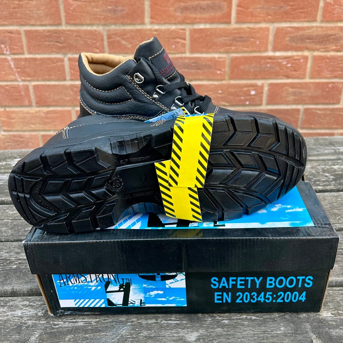 Size 9 Armstrong Safety Boots - Cleaning Products UK