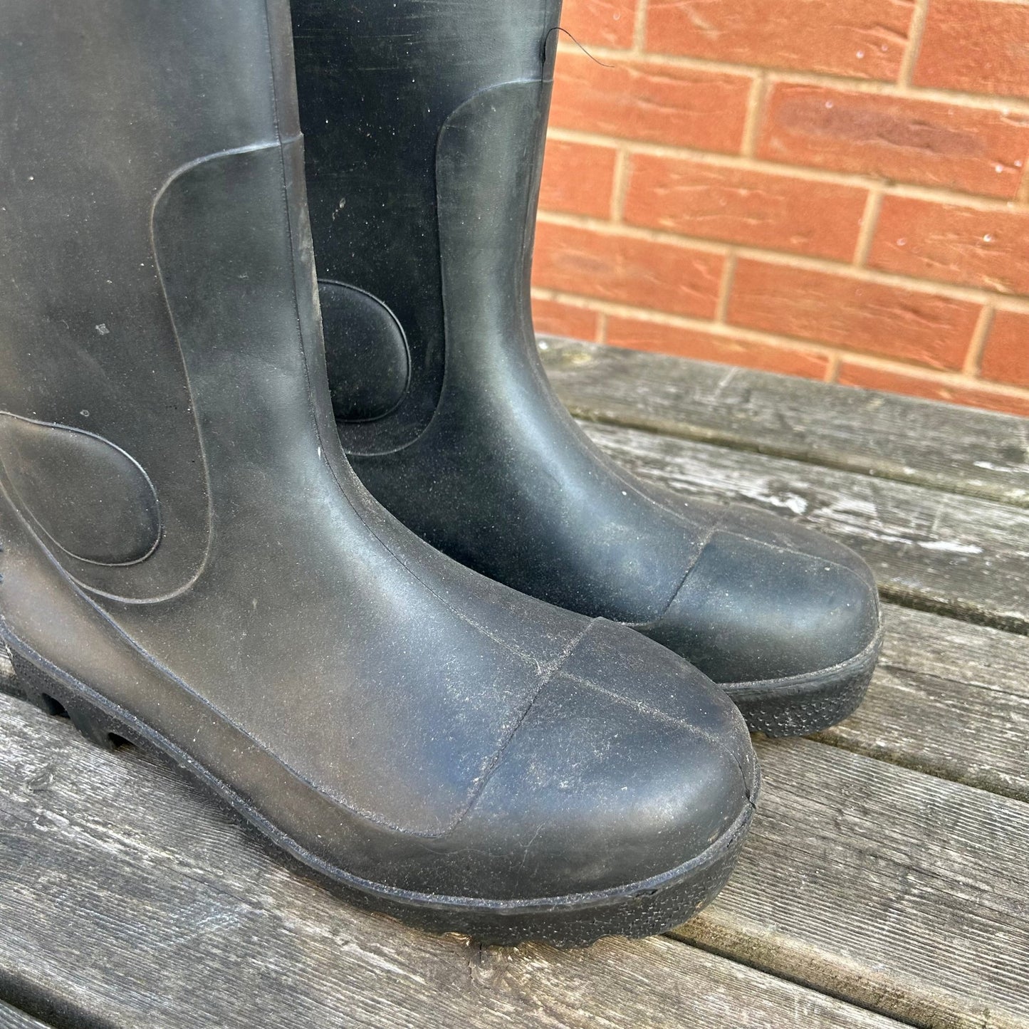 Size 9 Grizzla Wellies - Cleaning Products UK