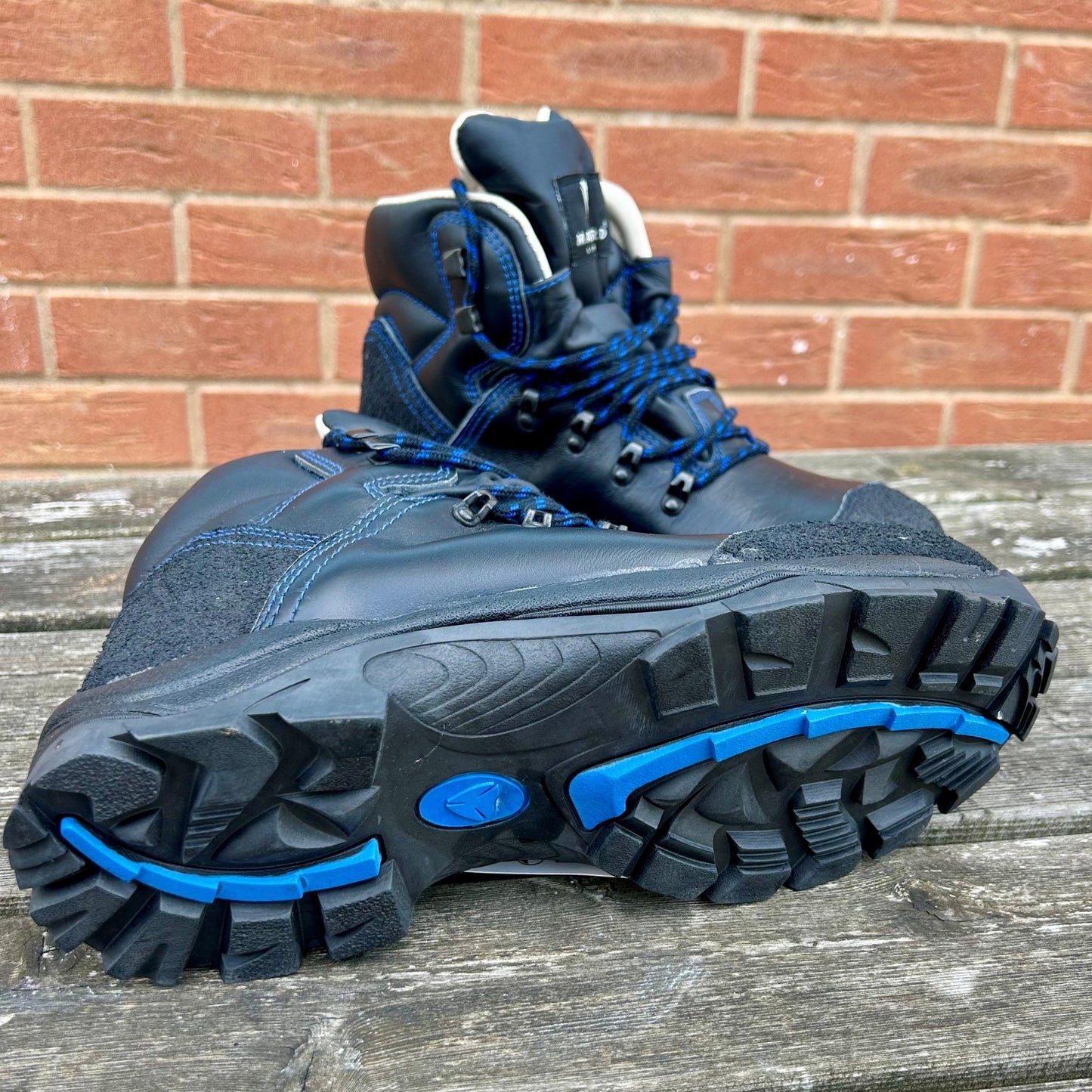Size 9 Maxgaurd Safety Boots - Cleaning Products UK