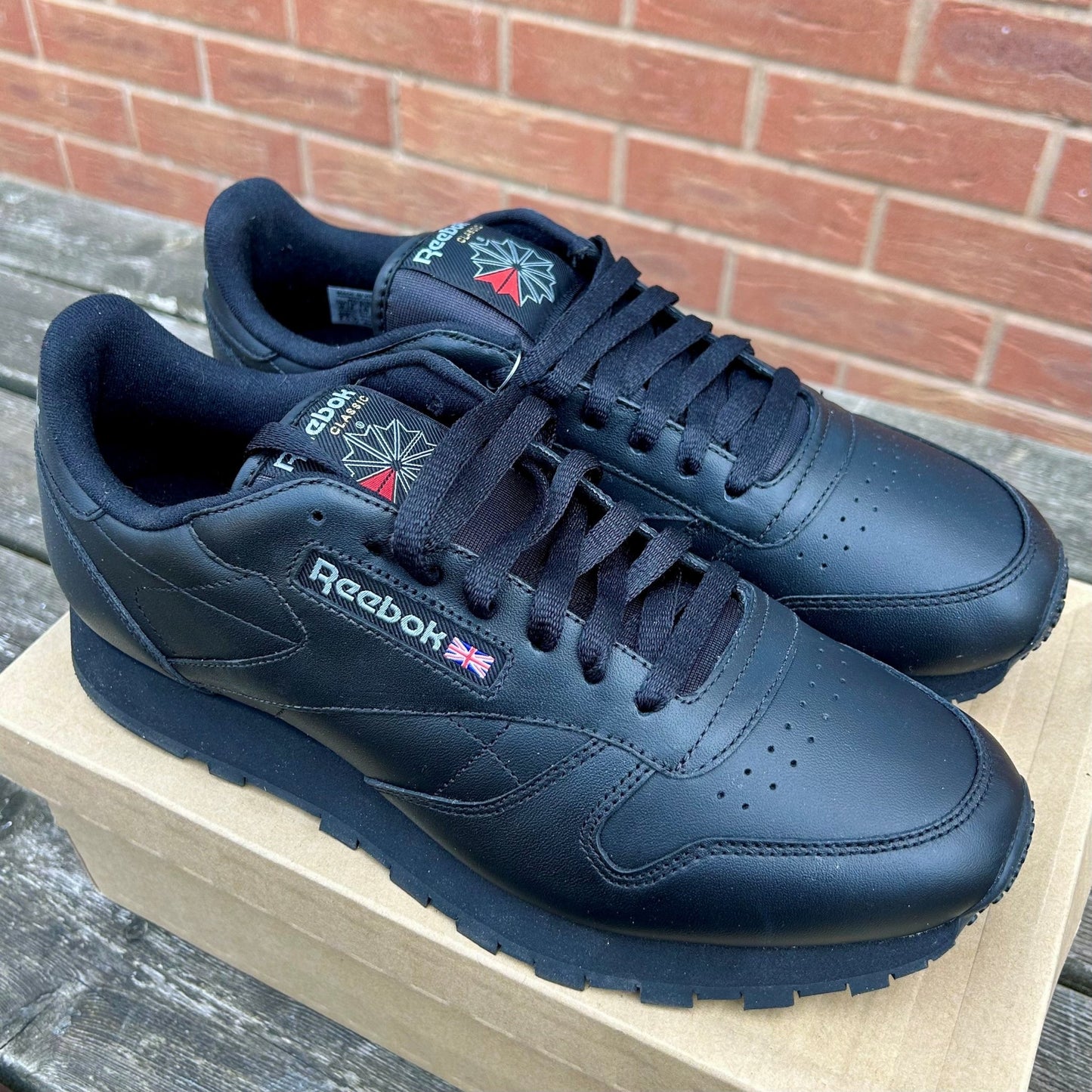 Size 9 Reebok Classic Black - Cleaning Products UK