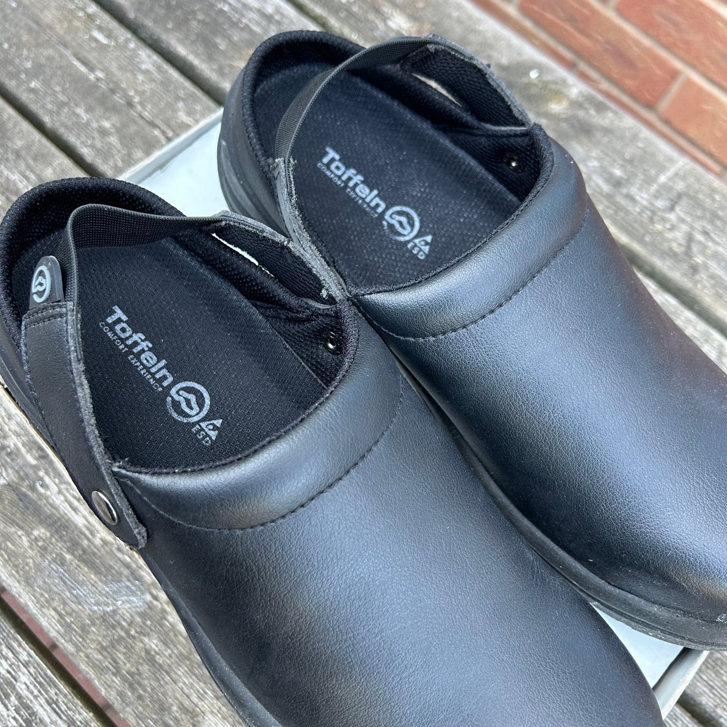 Size 9 Toffeln Ladies Clogs - Cleaning Products UK