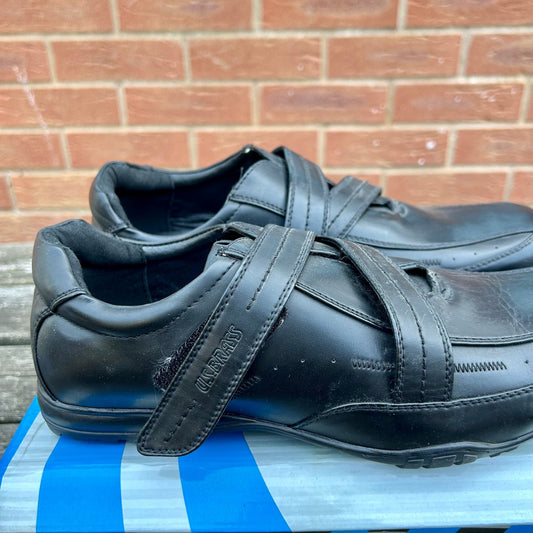 Size 9 US Brass Black Work Shoes - Cleaning Products UK