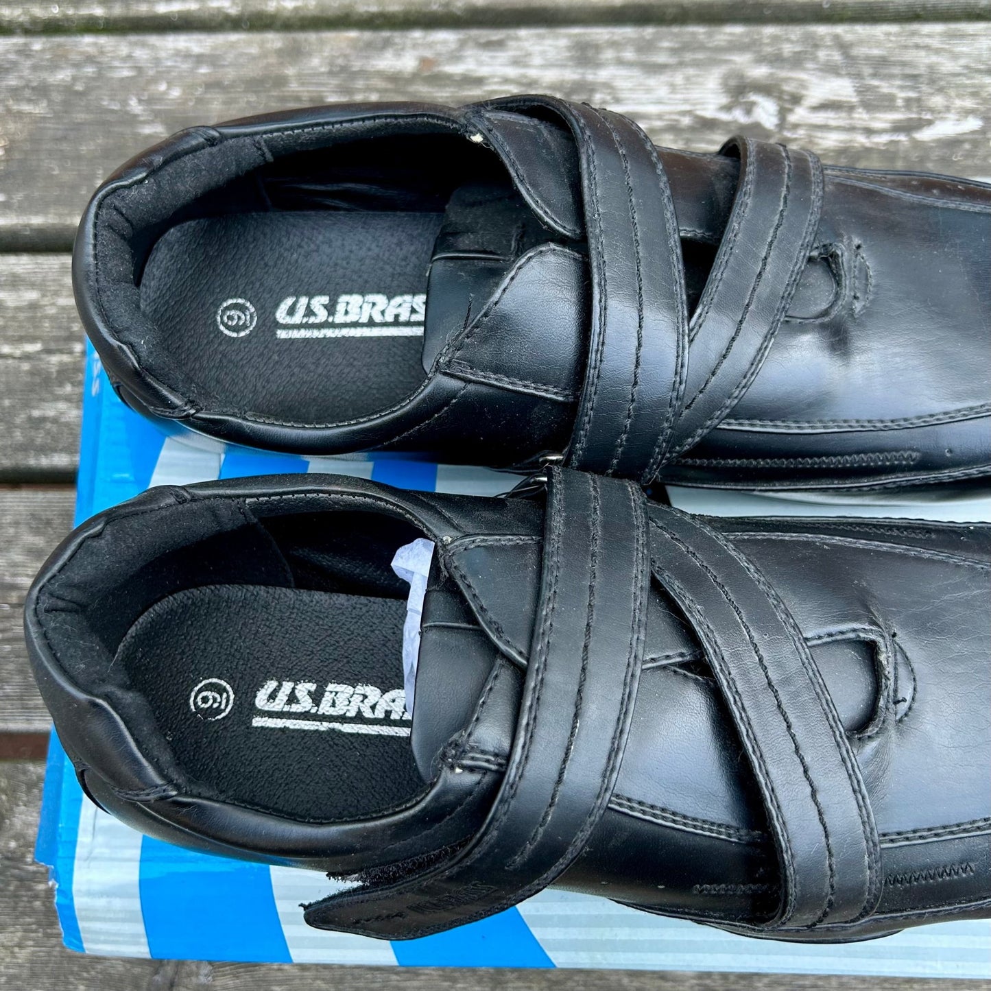 Size 9 US Brass Black Work Shoes - Cleaning Products UK
