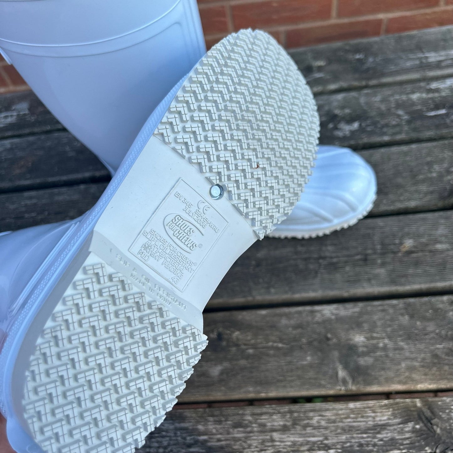 Size 9 White Wellies - Cleaning Products UK