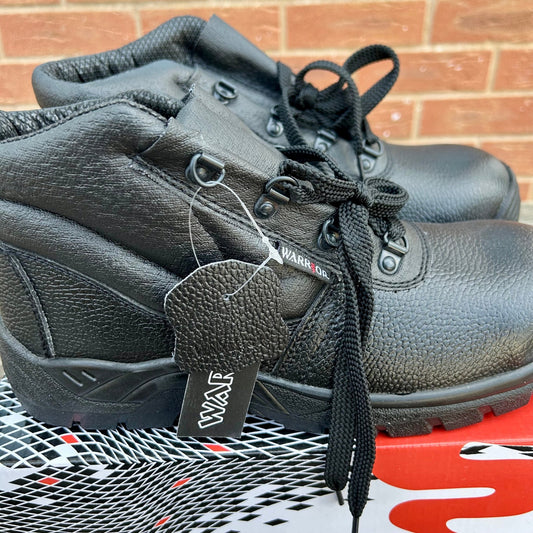 Size 9warrior safety boots - Cleaning Products UK