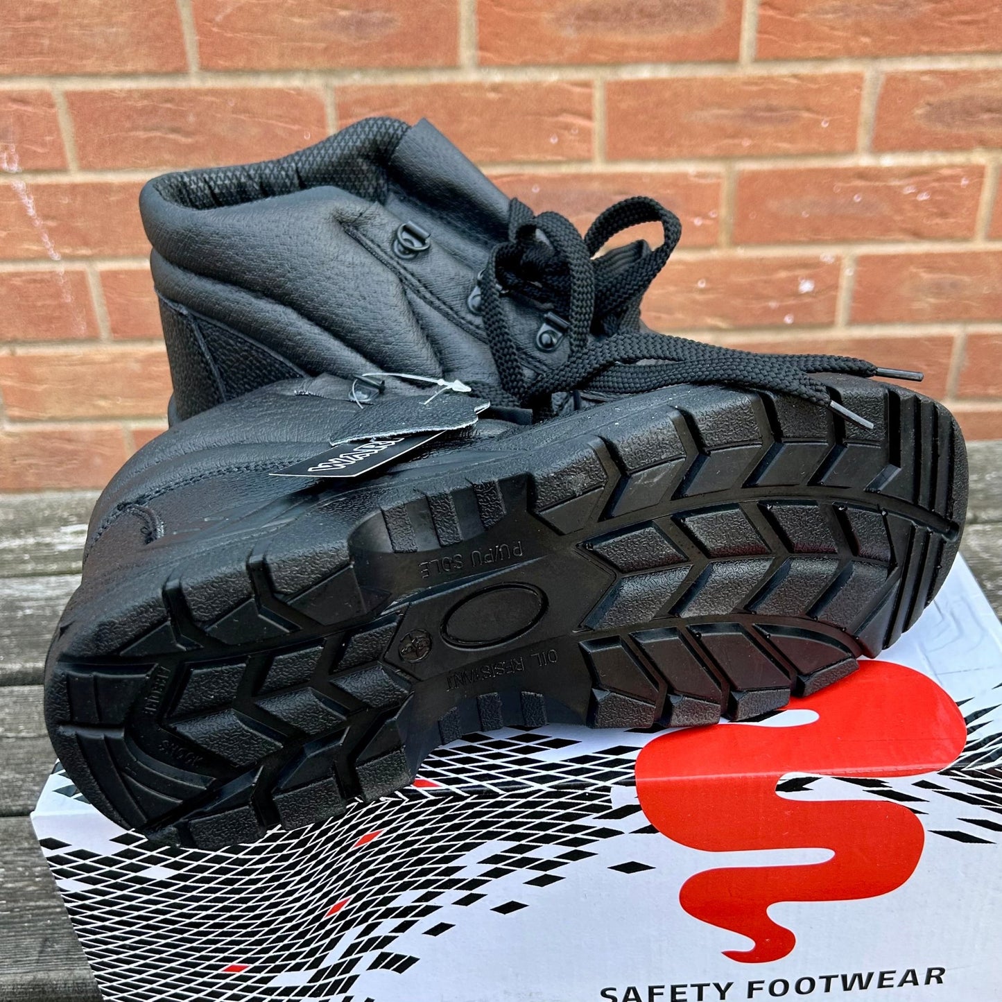 Size 9warrior safety boots - Cleaning Products UK