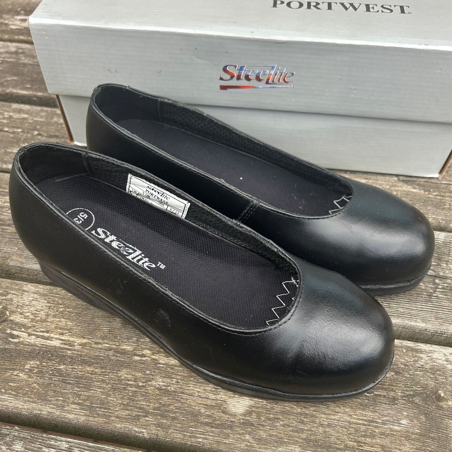 Steelite ladies size 9 safety shoe - Cleaning Products UK