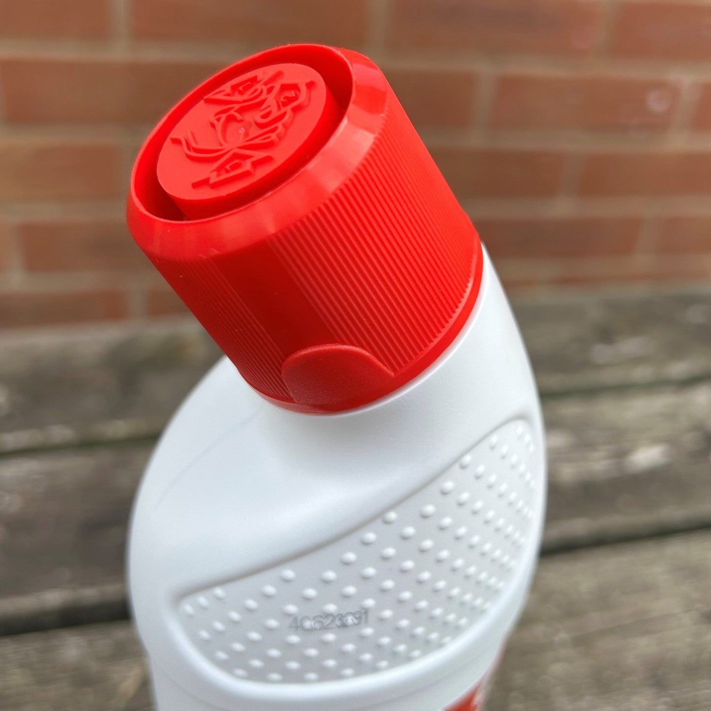 Toilet Cleaner & Descaler 750ml - Cleaning Products UK