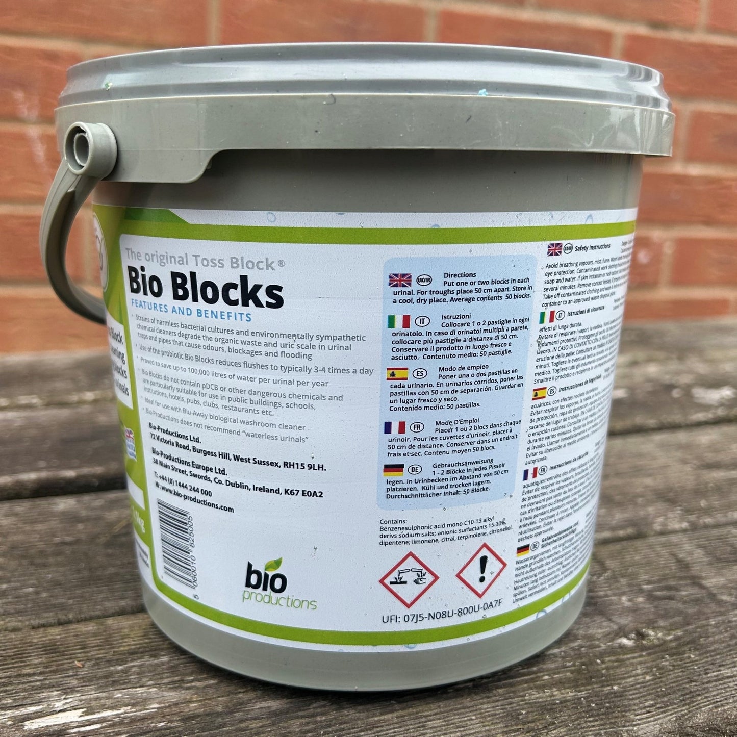 Toss Bio Blocks 1.1. Kg Tubs - Cleaning Products UK
