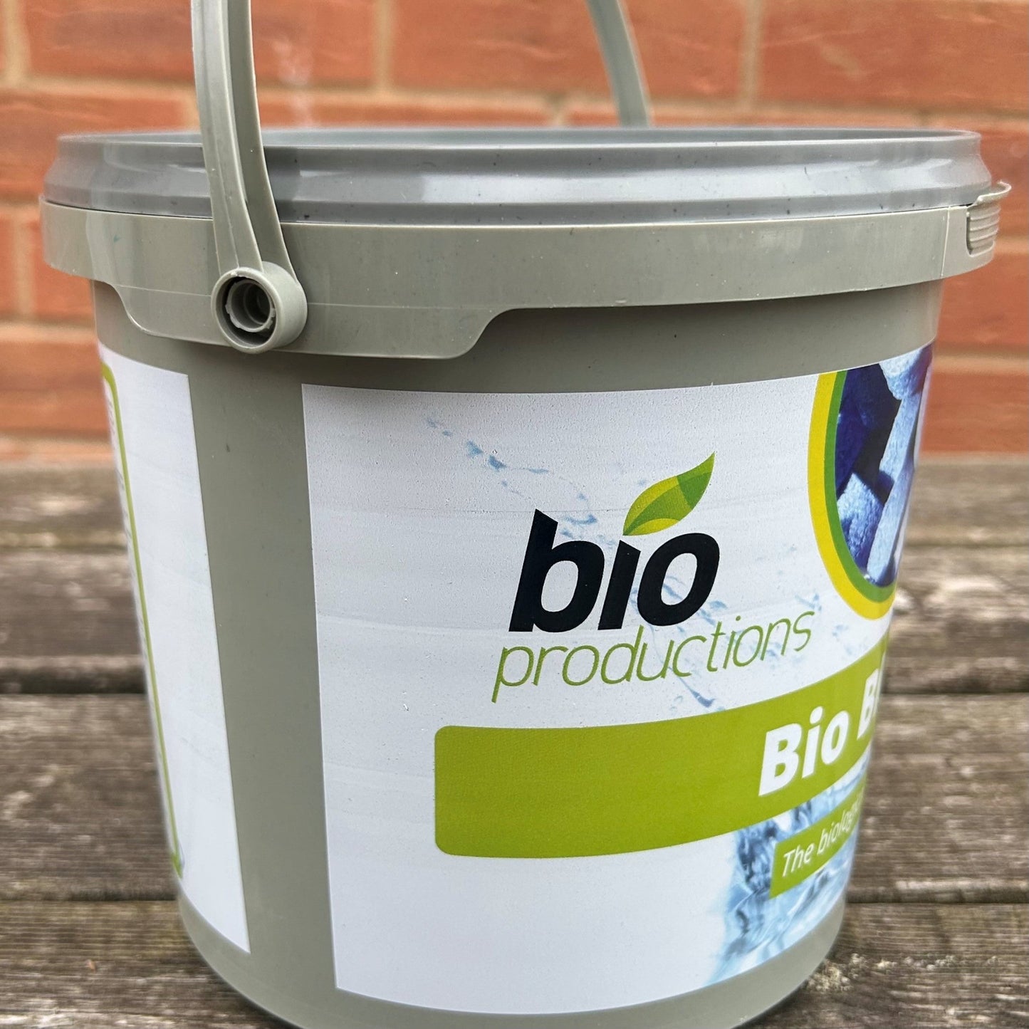 Toss Bio Blocks 1.1. Kg Tubs - Cleaning Products UK