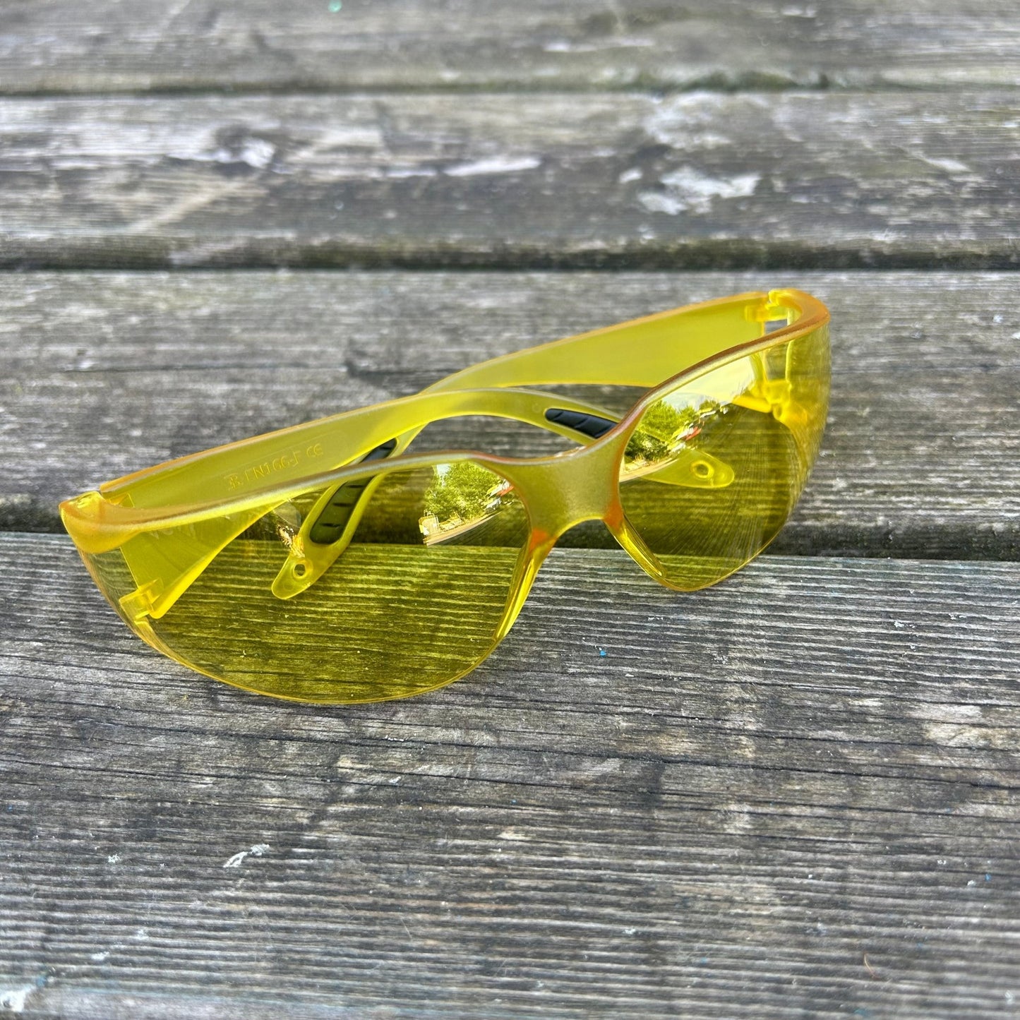 Yellow Safety Glasses | High - Visibility Eye Protection for Work & DIY - Cleaning Products UK