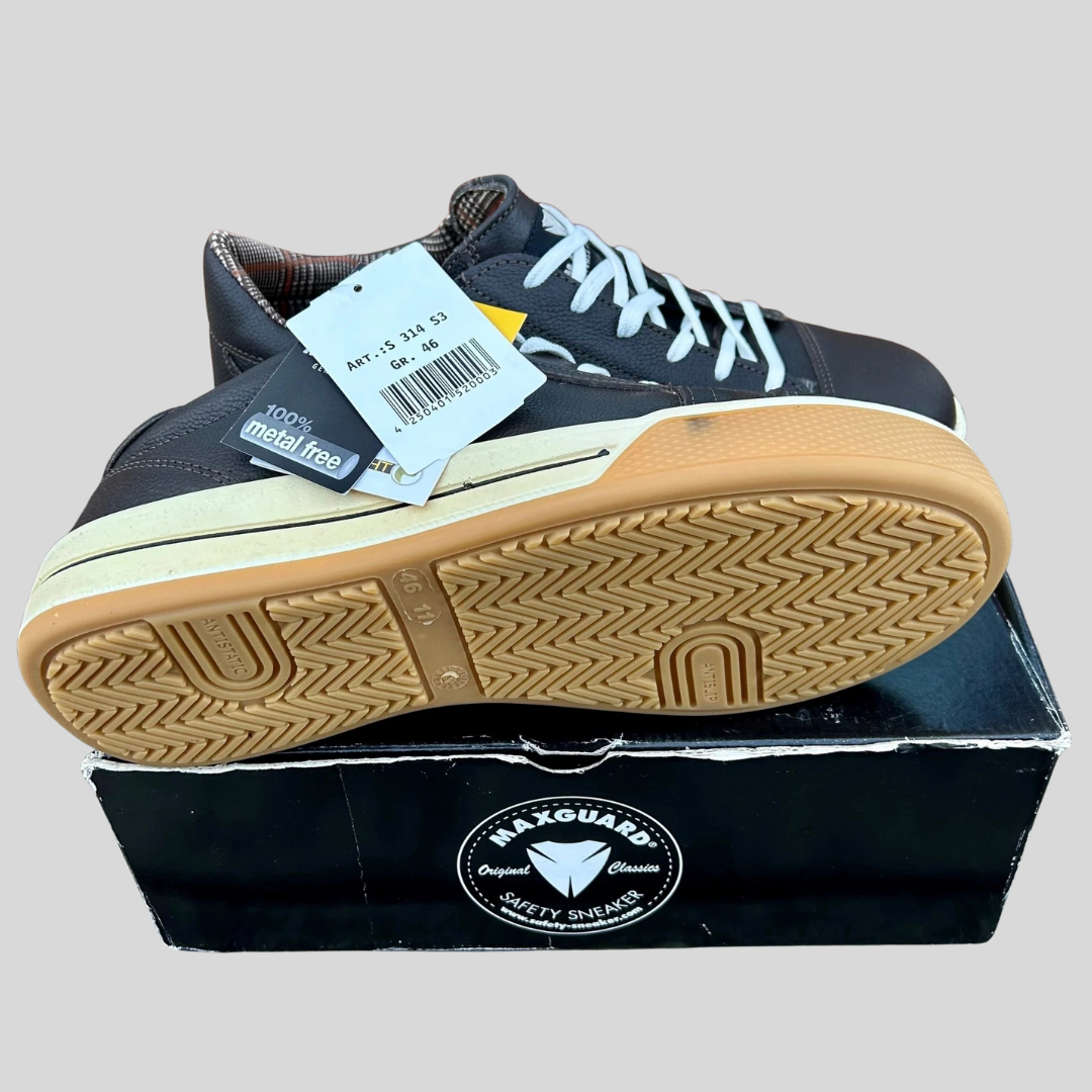 Size 11 Maxguard safety Trainer