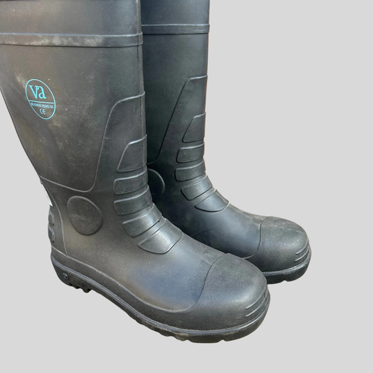 Size 9 VA Black Wellies