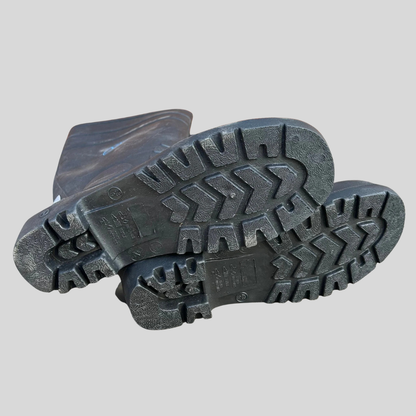 Size 9 VA Black Wellies