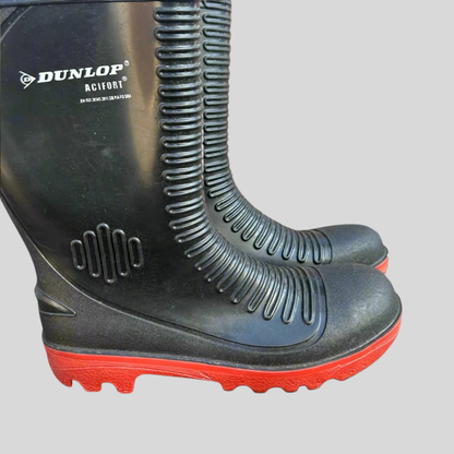 Size 11 Dunlop Black & Red Wellies