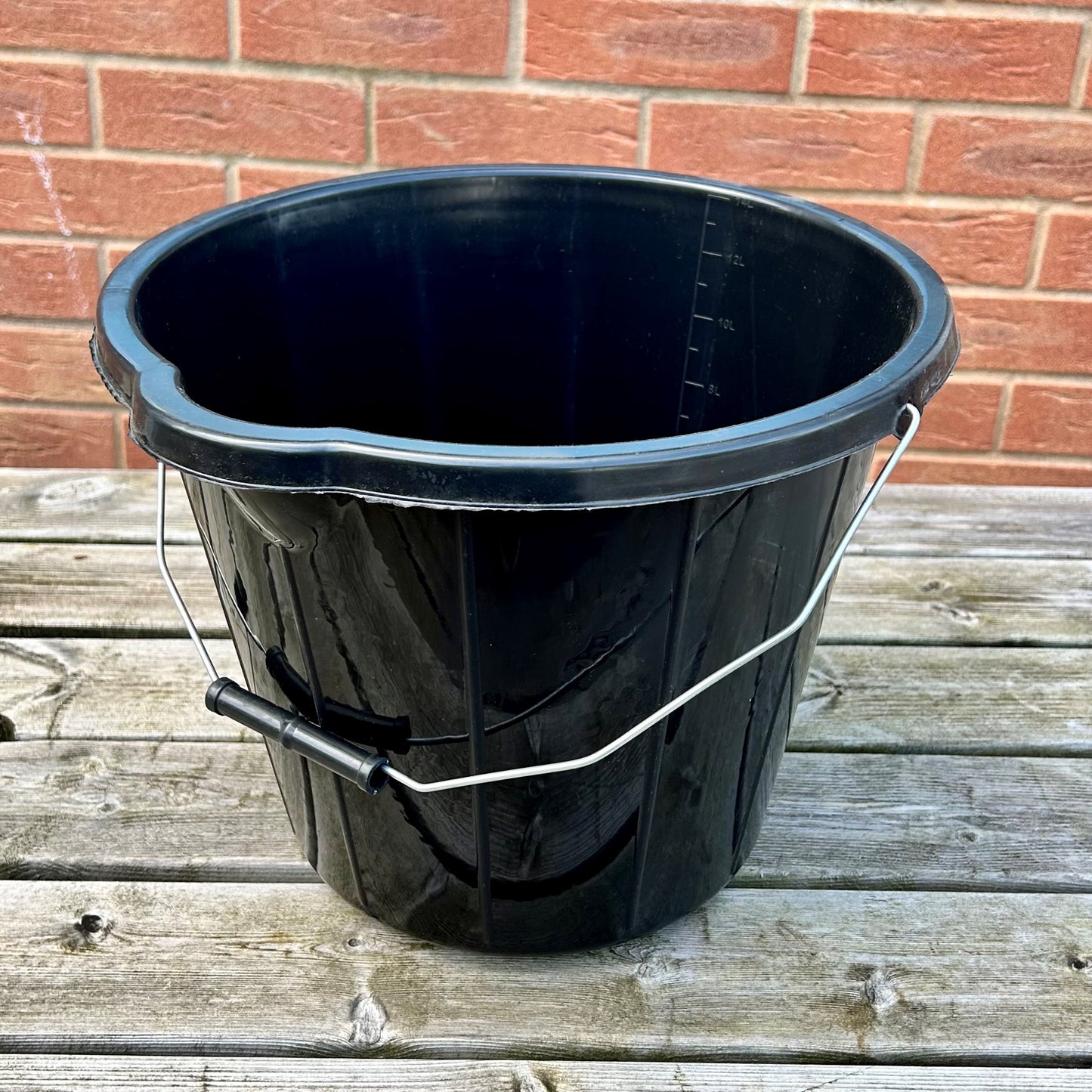 black bucket