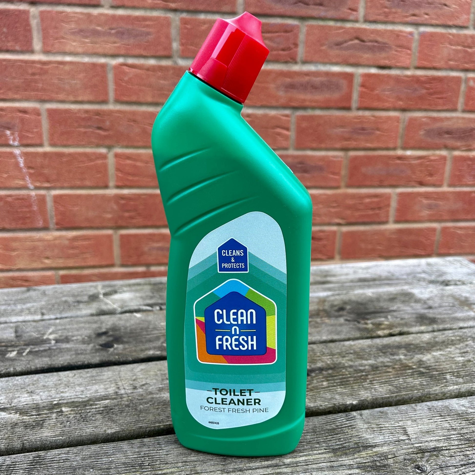 Pine Toilet Cleaner 750ml - Cleaning Products UK