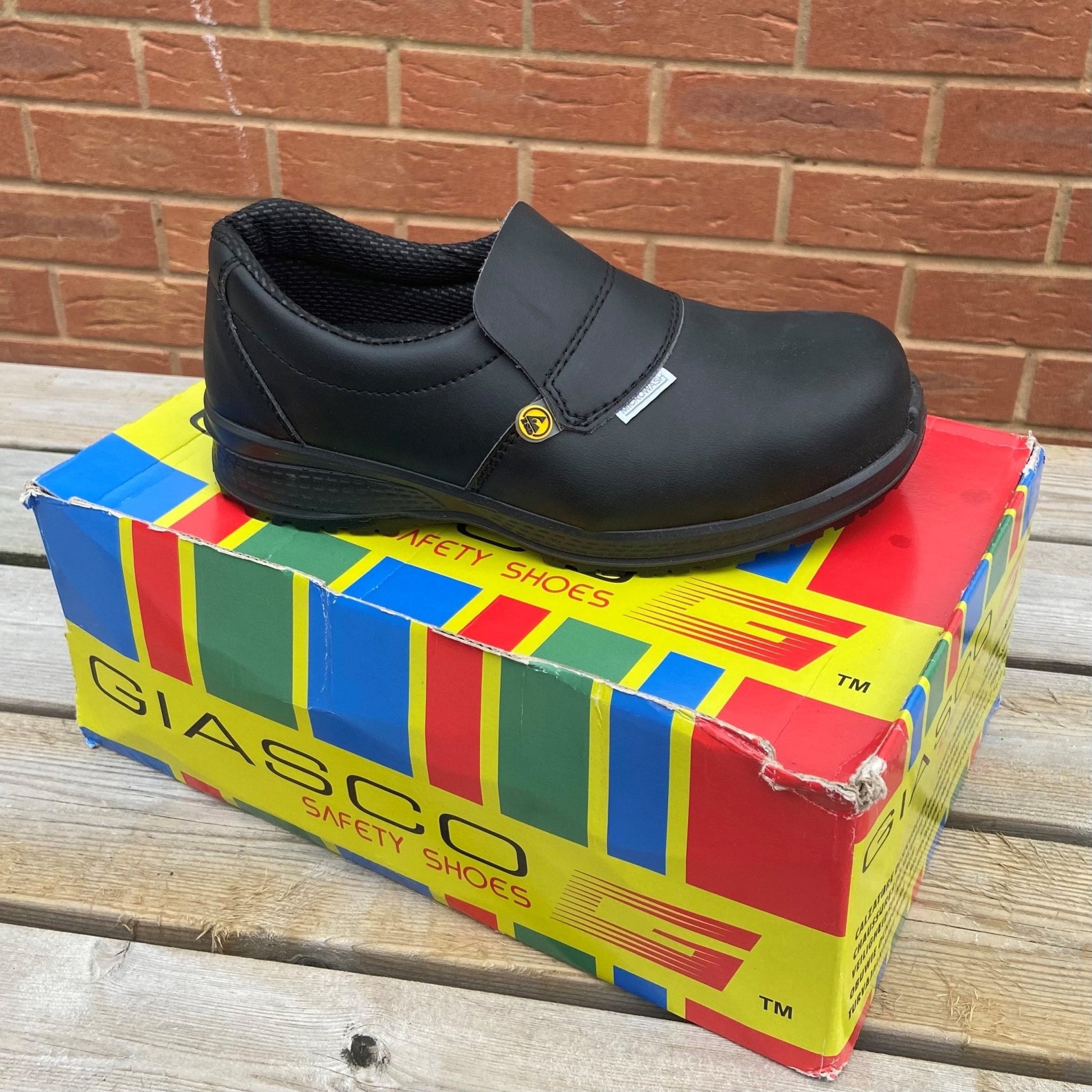 Size 5 Giasco Medina S2 Safety Shoes - Cleaning Products UK