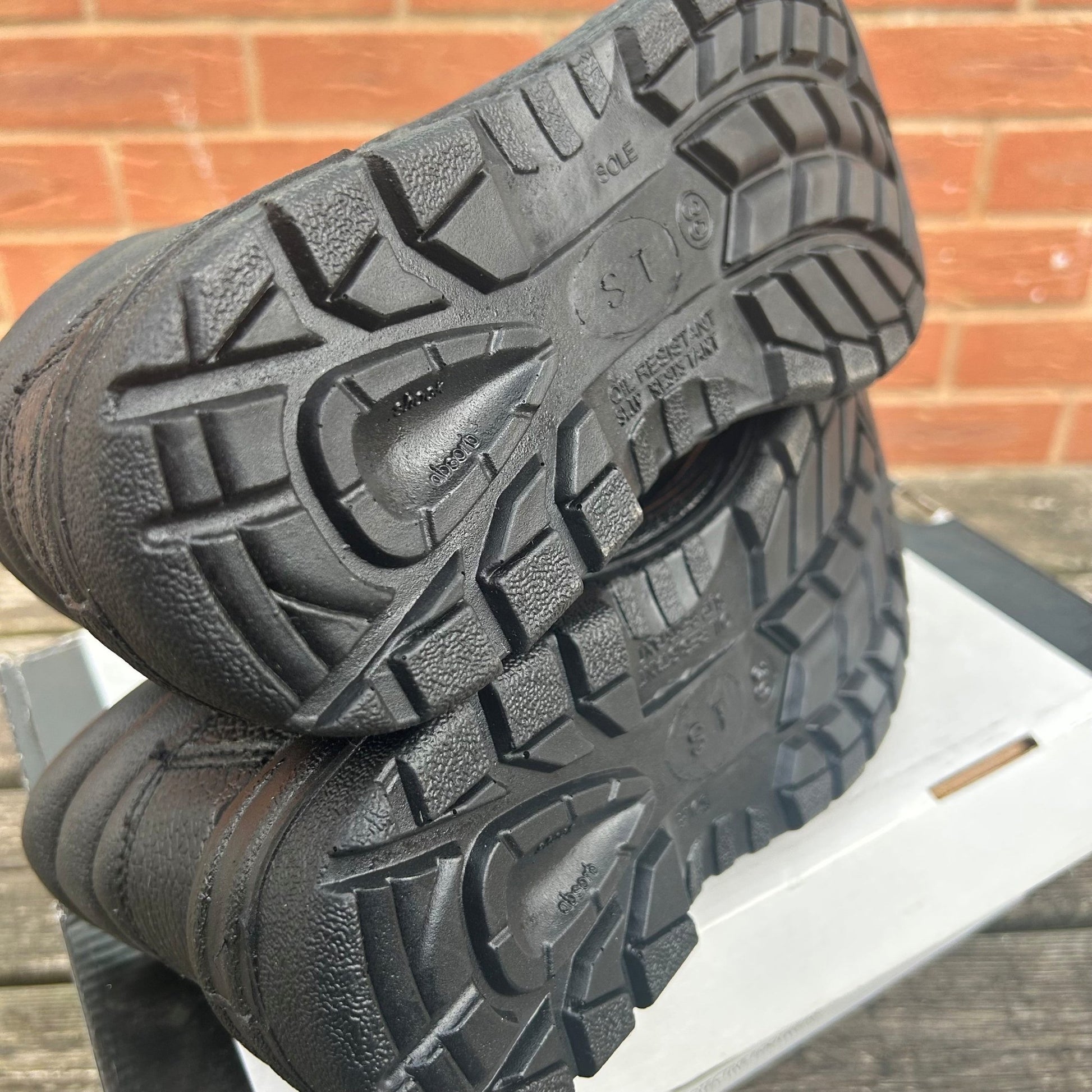 Size 5 to 13 Chukka Safety Boots - Cleaning Products UK