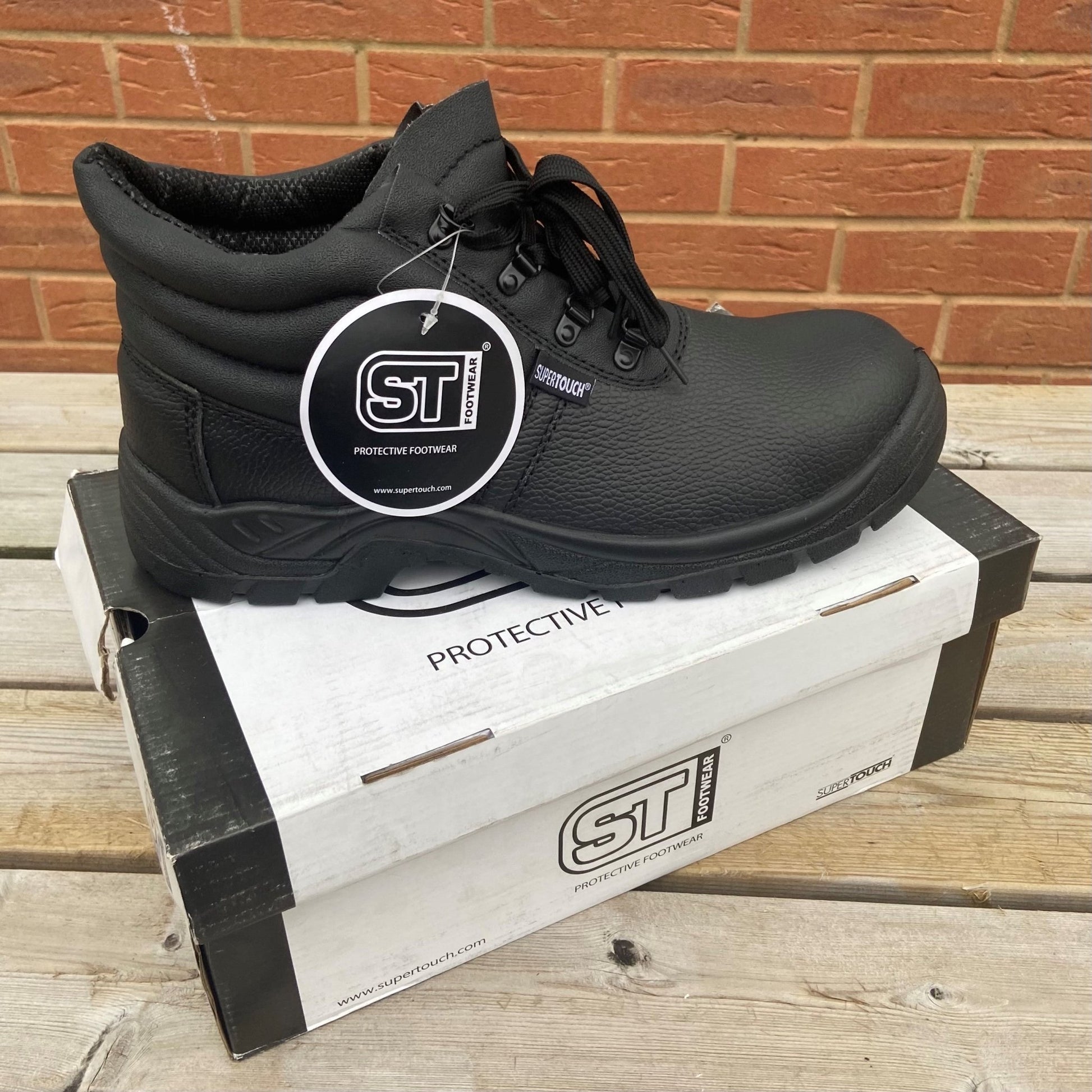 Size 5 to 13 Chukka Safety Boots - Cleaning Products UK