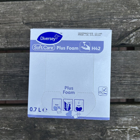 Diversey Soft Care Plus Foam Soap H42 - Case of 6 (0.7L Each) - 100985879