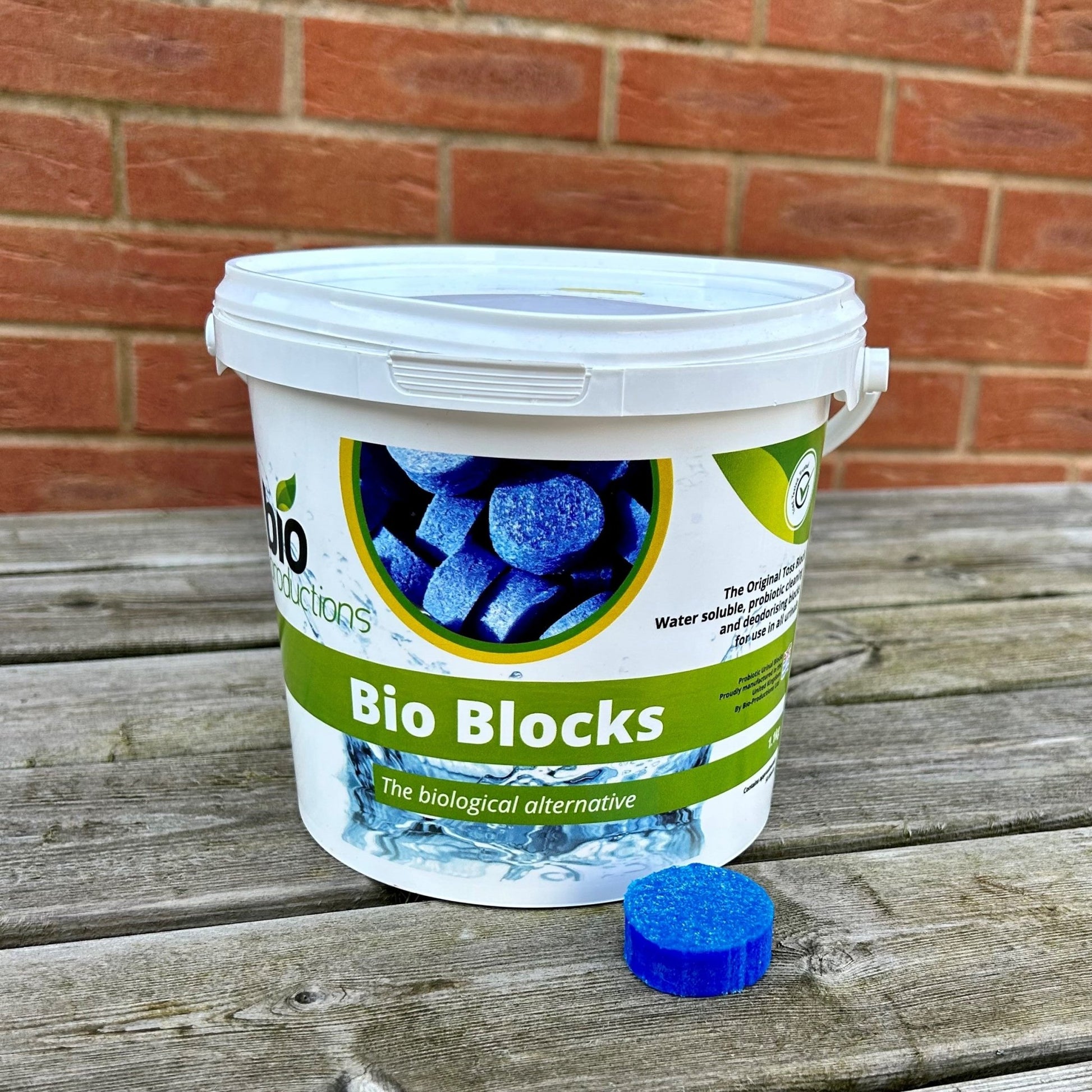 Toss Bio Blocks 1.1. Kg Tubs - Cleaning Products UK